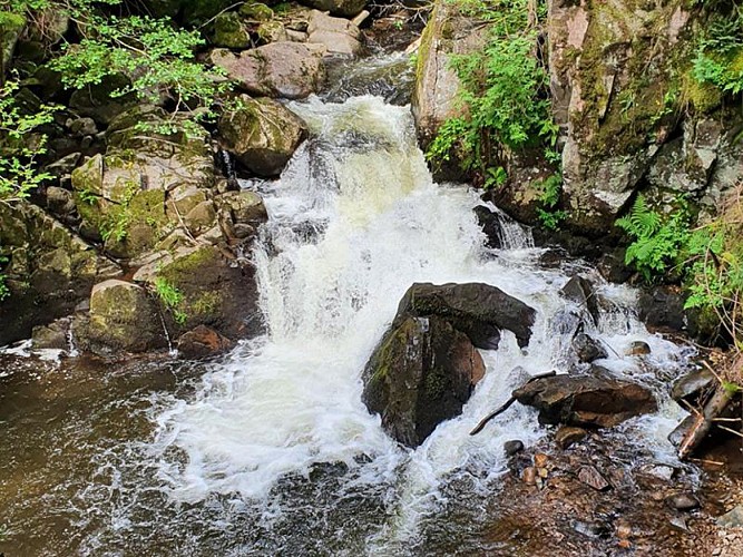 LE SAUT DES CUVES - WASSERFALL