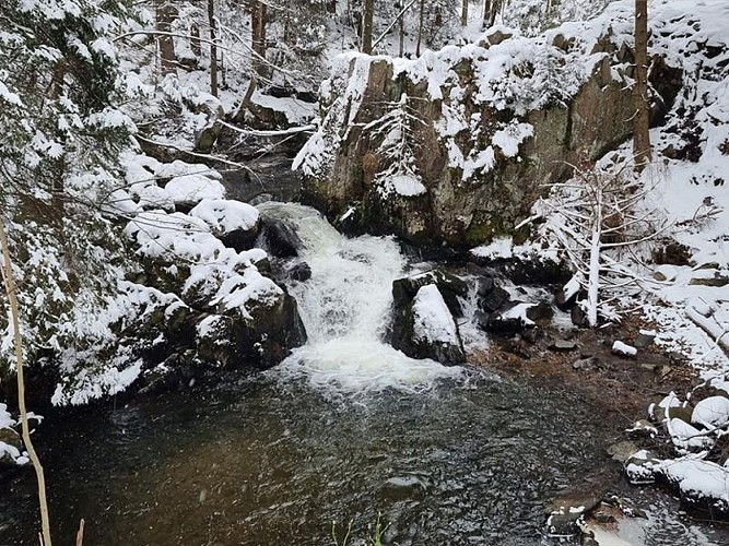 LE SAUT DES CUVES - WASSERFALL