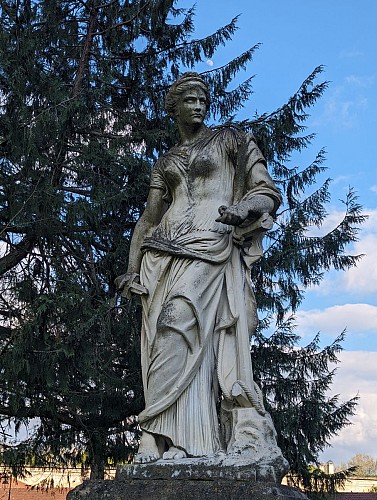 DER PARK DES RATHAUSES