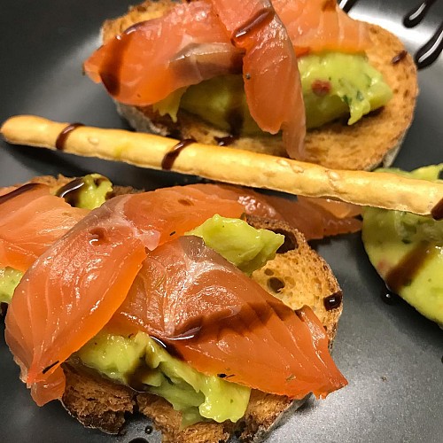 longages_poulerouge_tartine_saumon@lapoulerouge