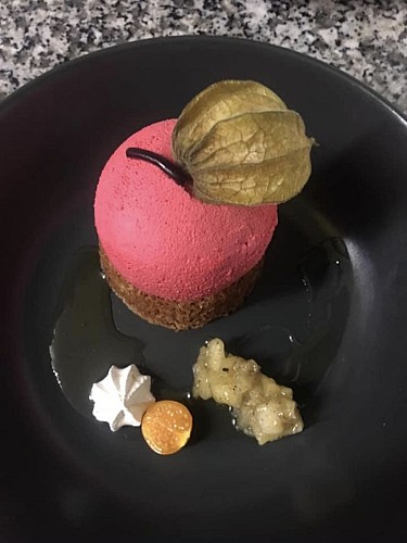 RESTAURANT / TRAITEUR  LA POULE ROUGE