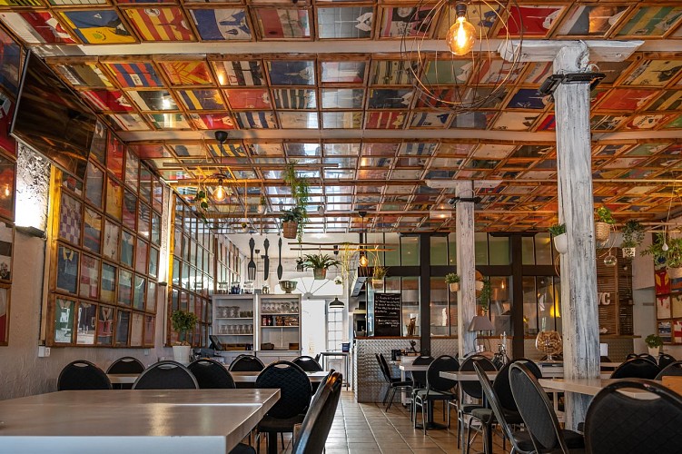 mauzac_brasseriedumoulin_resto_maillotderugby_salle@loicbel