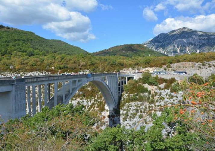 Saut à l’élastique dans la vallée des Gorges du Verdon