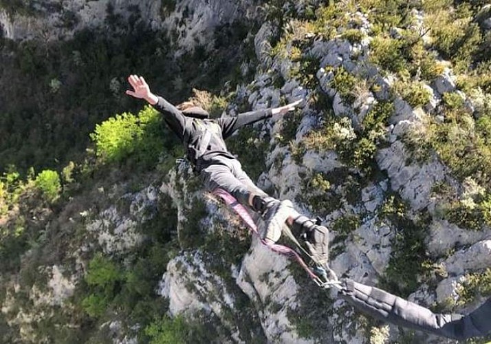 Saut à l’élastique dans la vallée des Gorges du Verdon