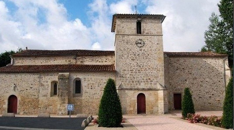 Lavoir de la Grande Fontaine - église.