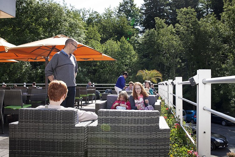 Vayamundo Houffalize Terras ( Copyright Vayamundo)