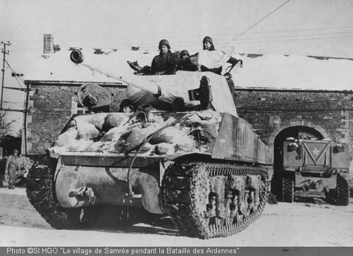 Char sherman u00E0 samru00E9e (3).jpg