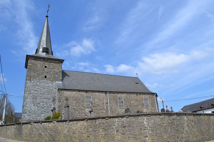Patrimoine religieux Eglise SaintBlaise entourée de son cimetière