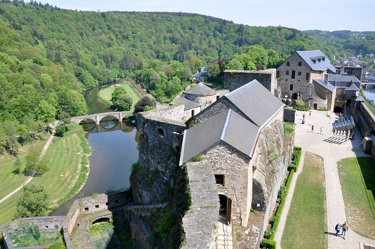 The castle and the legend of Godfrey of Bouillon 