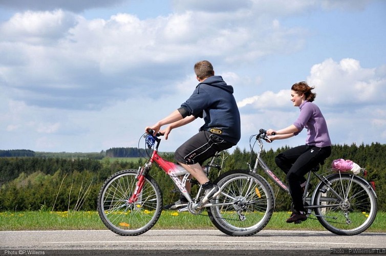 Cyclistes-2 famille.jpg
