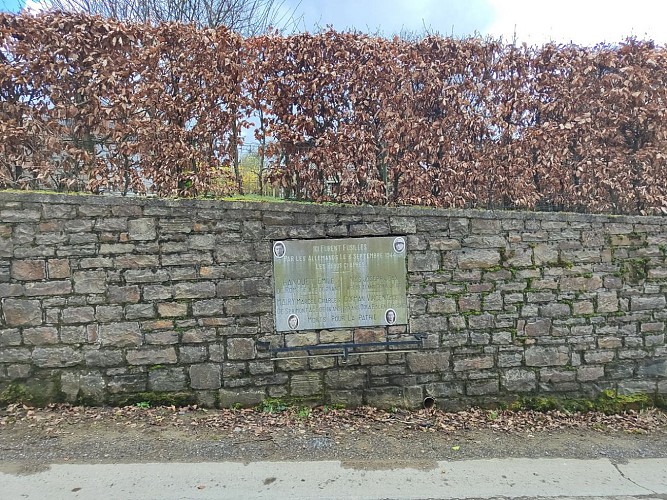 20240318_Plaque aux résistants assassinés Harre - © MT Coeur de l'Ardenne - M. Paquay (2)