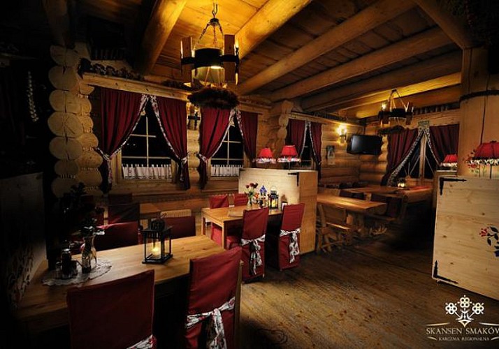 A traditional evening in Krakow: Dinner & Folk Show