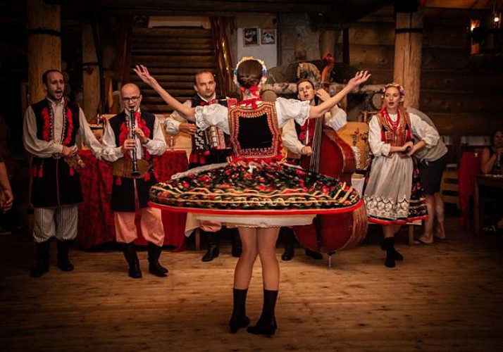Une soirée traditionnelle à Cracovie : Dîner & Spectacle folklorique