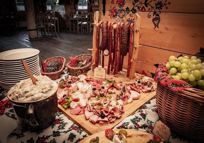 Une soirée traditionnelle à Cracovie : Dîner & Spectacle folklorique