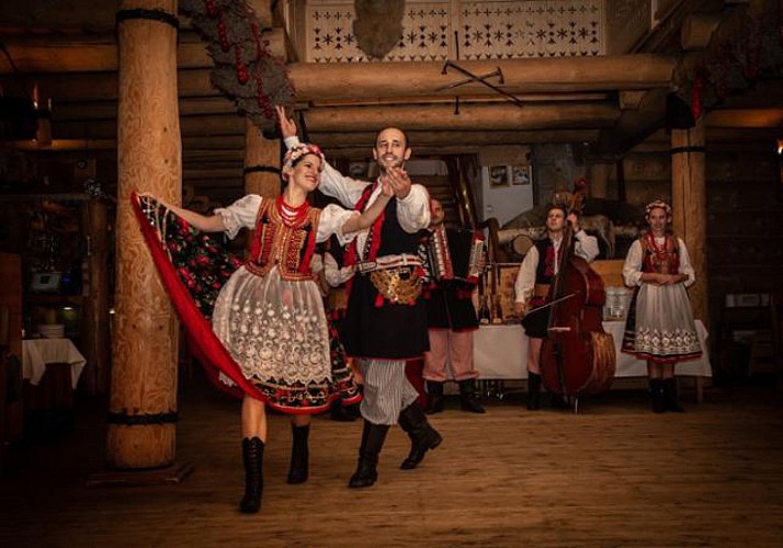 Une soirée traditionnelle à Cracovie : Dîner & Spectacle folklorique