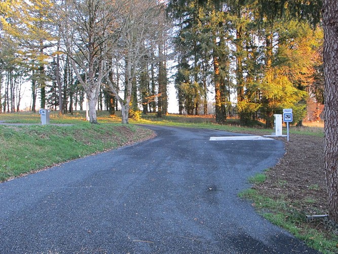 Aire d'accueil de camping-cars de Chamboulive_1