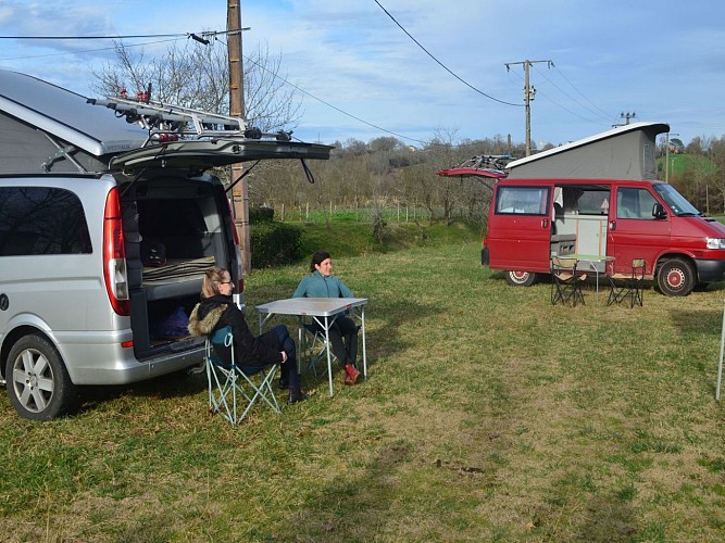 Piest aire stationnement crédit Aux Hirondelles (3)