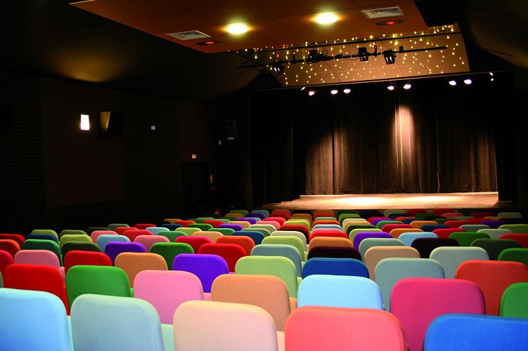 SALLE DE SPECTACLES ET CINÉMA - LE PIMENT