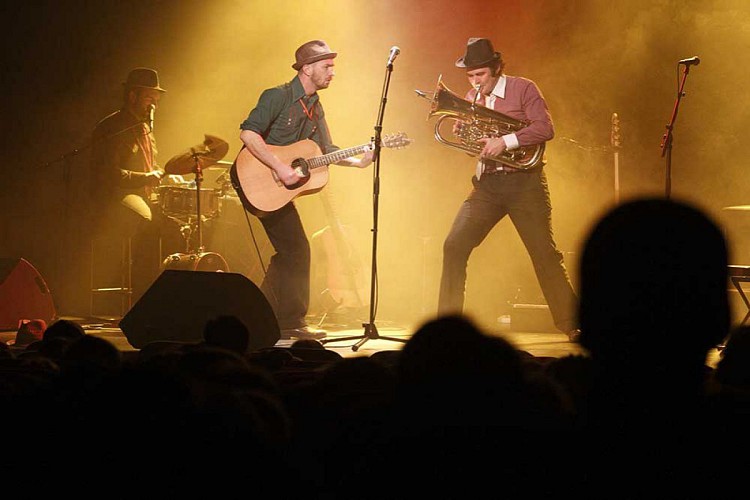 SALLE DE SPECTACLES ET CINÉMA - LE PIMENT