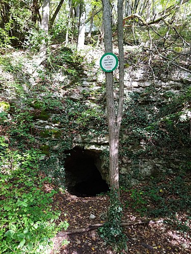 54-Pierre-la-Treiche, grotte des Sept Salles