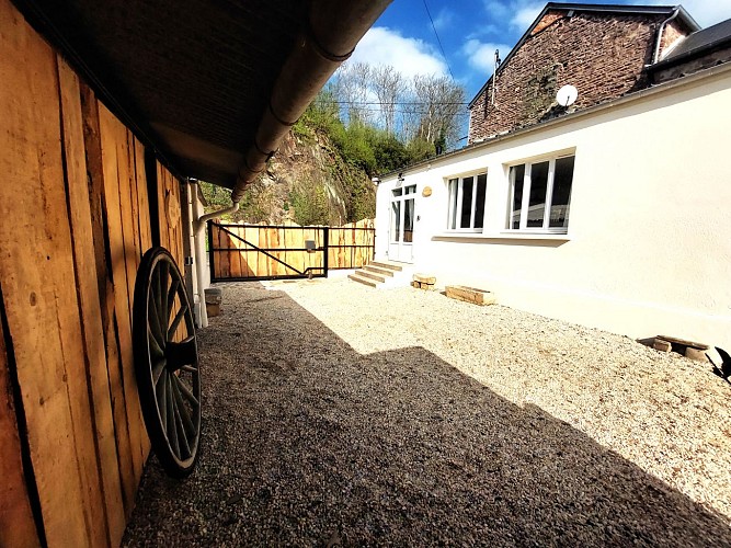 4 cour exterieur l'aigrette