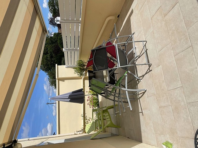 Cour fermée (terrasse)