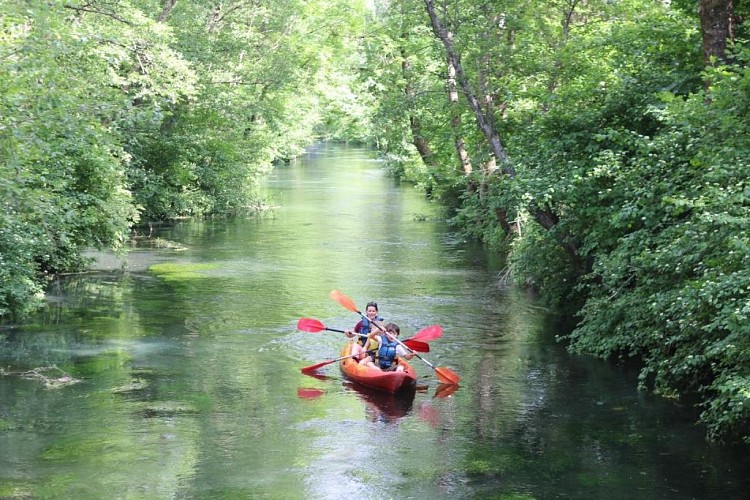 Canoe down the river La Rive