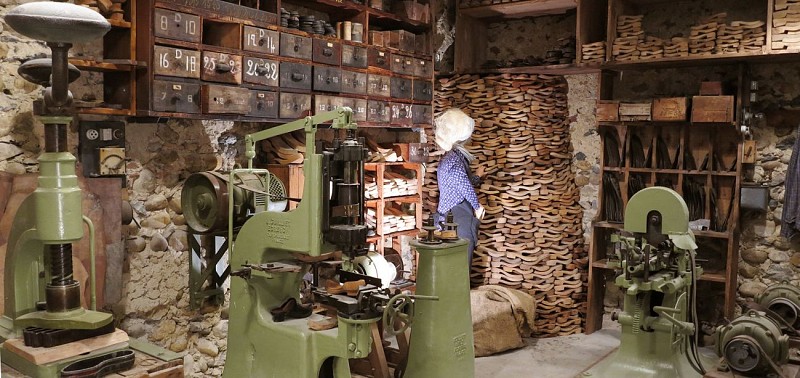 Musée " Histoire de la galoche"