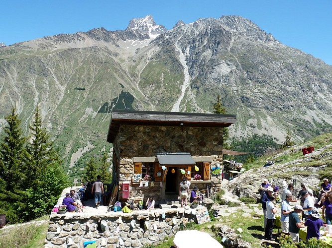 Fresque des nouveaux récits au refuge de l'Alpe du Pin