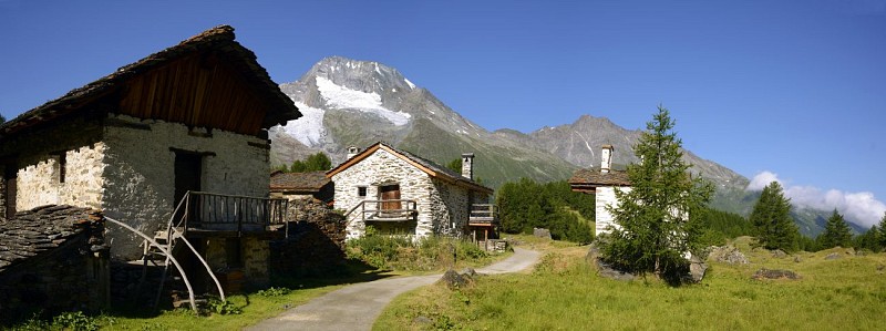 The Hamlet of Le Monal