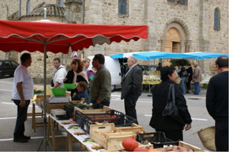 Peaugres' market