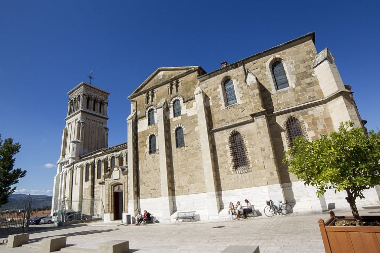 La Cathédrale Saint-Apollinaire