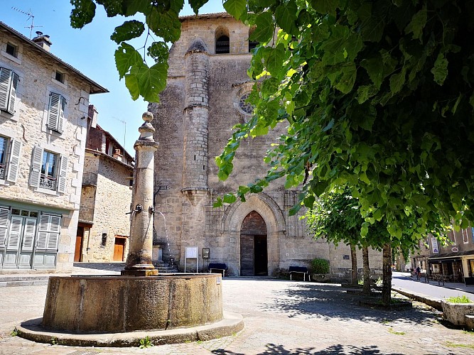 Middeleeuwse dorp Laroquebrou, Petite Cité de Caractère®