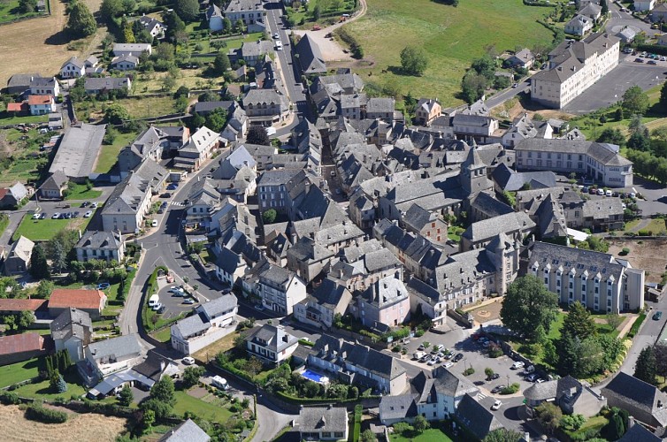 Medieval village of Montsalvy, Petite Cité de Caractère®