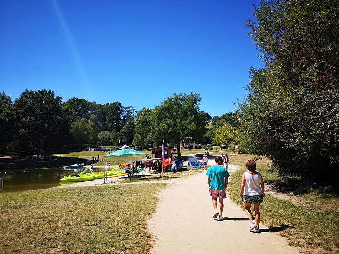 Lac de Saint-Étienne-Cantalès