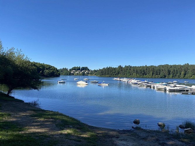 Lac de Saint-Étienne-Cantalès