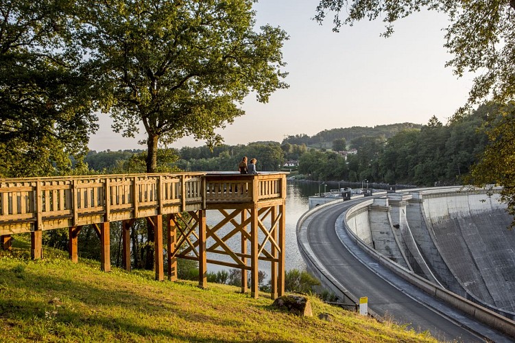 Saint-Étienne-Cantalès Dam