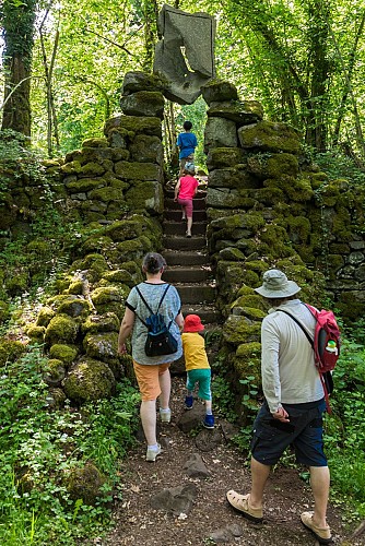 Chemin Fais'Art - Sculptures en pierre de Volvic
