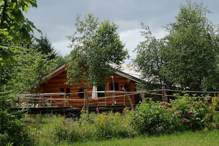 Les Cabanes des Combrailles - Fustes et cabanes