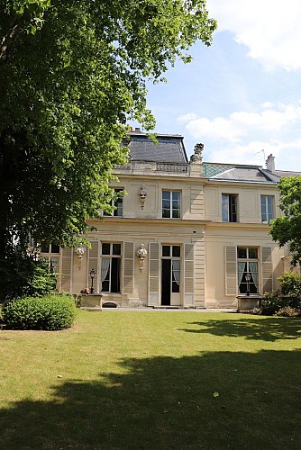 Hôtel de Noailles, een paviljoen dat middenin Saint-Germain verborgen ligt