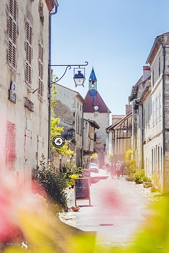 Charroux, la médiévale "Plus Beaux Villages de France"