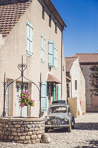 Charroux, la médiévale "Plus Beaux Villages de France"