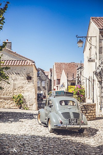 Charroux, la médiévale "Plus Beaux Villages de France"