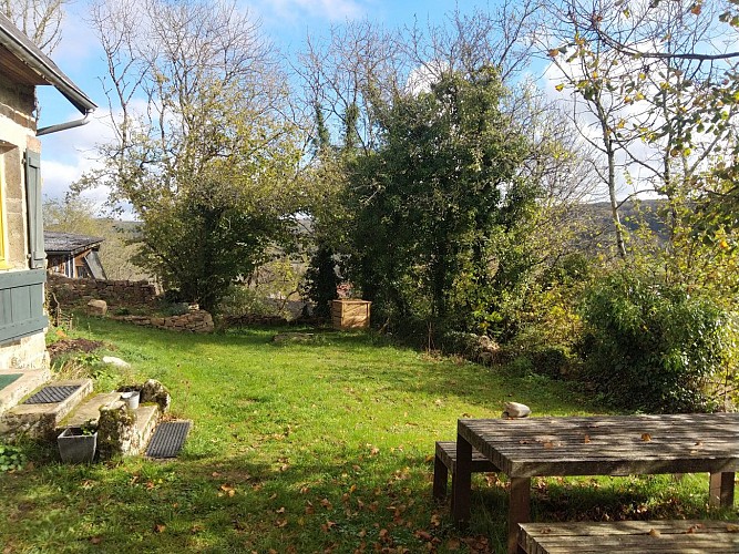 jardin devant la petite maison