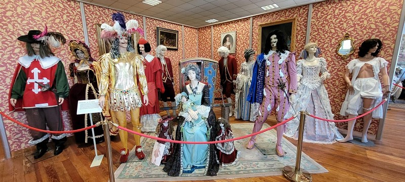 palais-du-costume-04