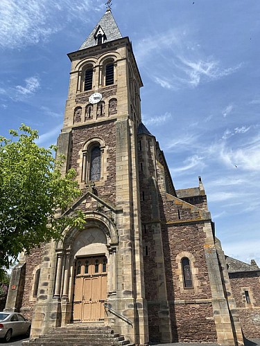 Eglise de Saint-Izaire - De face