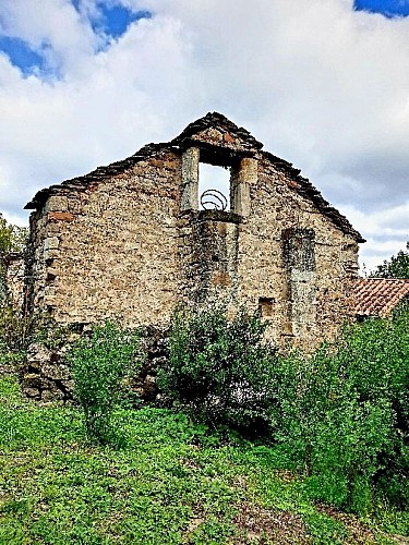 Hameau médiéval de Saint-Caprazy