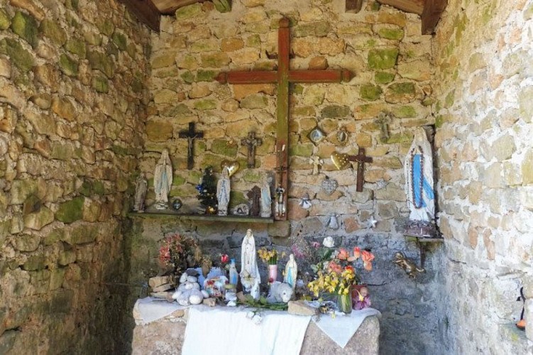 L'intérieur de la chapelle