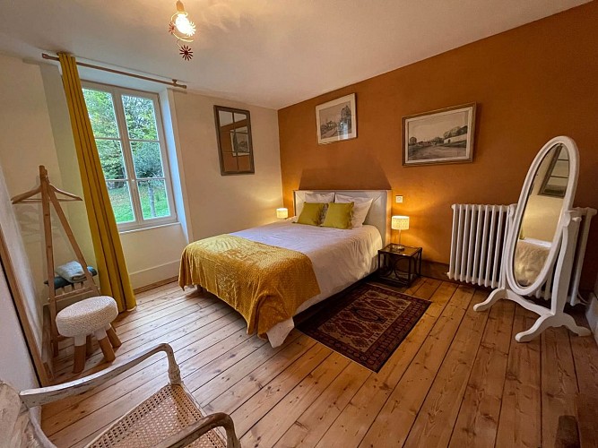 CH La Porte des Près Cluny - Chambre La Tour