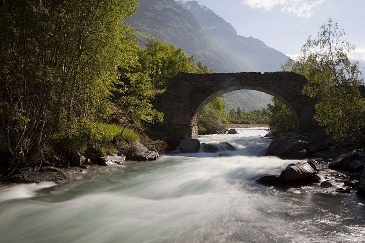 Le pont du Casset au-dessus de la Séveraisse